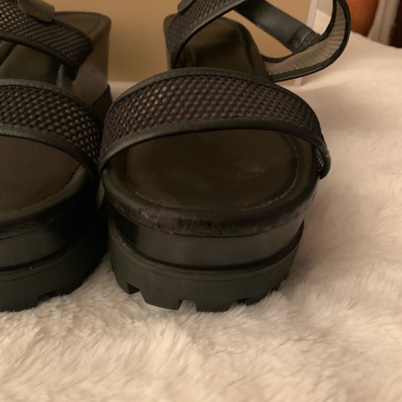 Sandals - Picture 4 of 4